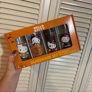 Hello Kitty Halloween Glassware Set